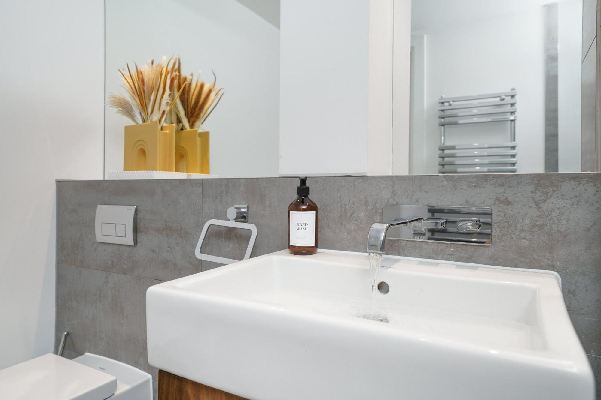 Trafalgar Sq 1 Bedr, 3 Beds Sleeps 6 London Luaran gambar